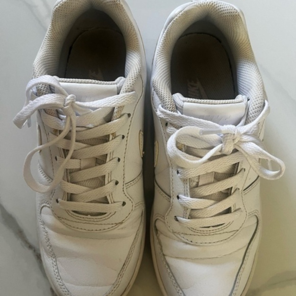 Nike Shoes sz 6.5